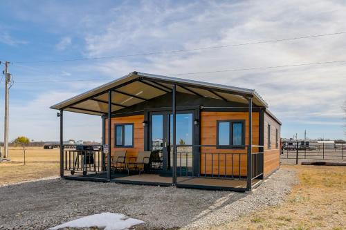 Hunt, Fish & Explore! Tiny Home Near Oologah WMA