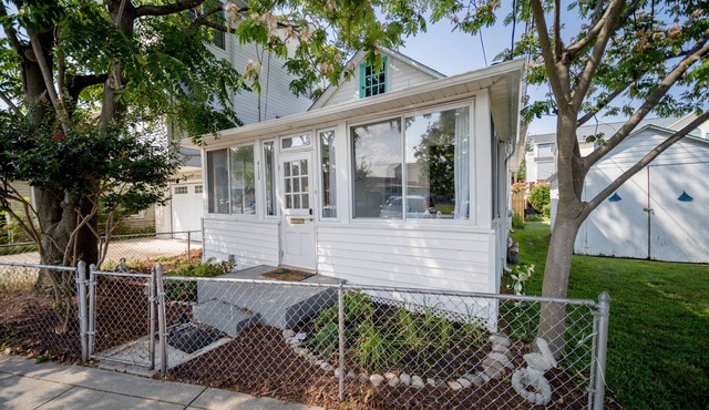 Just steps away from the Boardwalk & Beaches, Walkable to Entertainment!