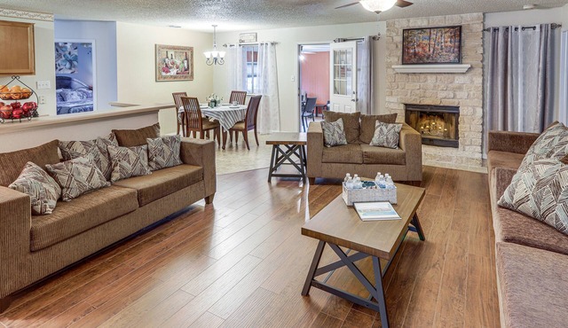 Killeen Home w/Sunroom ~ 8 Mi to Fort Cavazos!