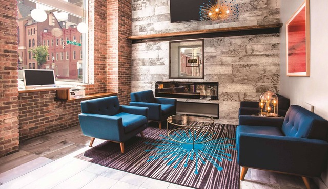La Quinta Inn & Suites by Wyndham Baltimore Downtown