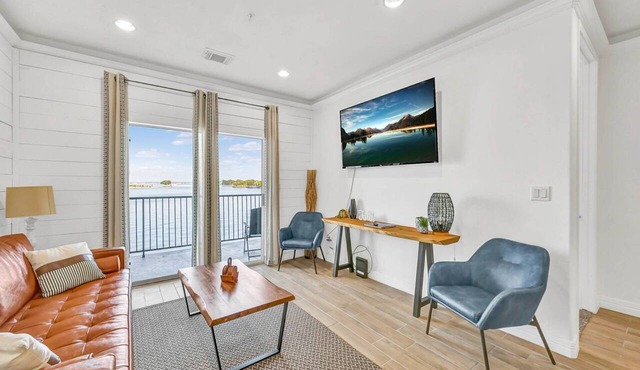 Lake Conroe Waterfront | Pool & Boat Ramp | Seven Coves Resort | Near Dining & Family Fun