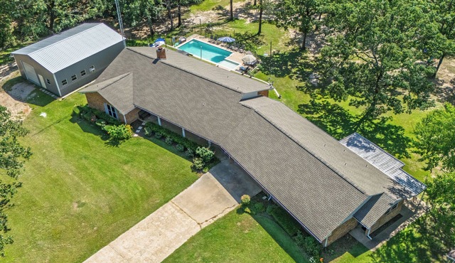 Lake Fork Waterfront Guest House & Pool Relax, Fish, Swim on Beautiful Lake Fork