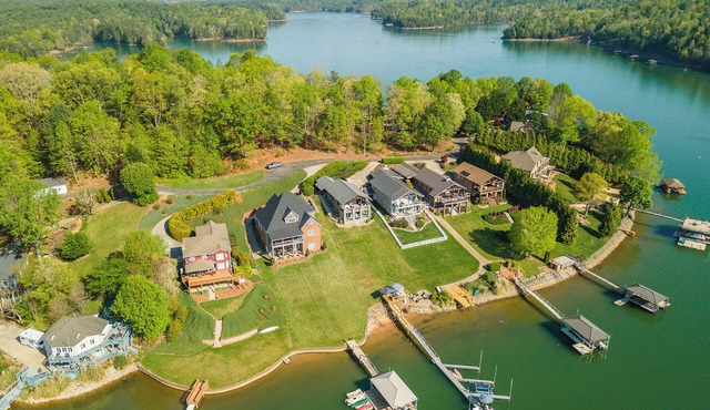 Lake Home – 3BR, 2 Balconies & Stunning Views from Private Waterfront Deck
