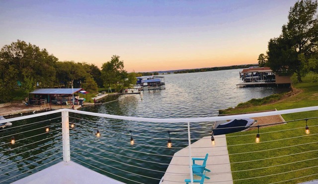 Lake LBJ Waterfront | 5BR | Game Room | Sleeps 16!