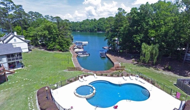 Lake Martin with Pool and Great Views - 6-month rentals starting in the fall