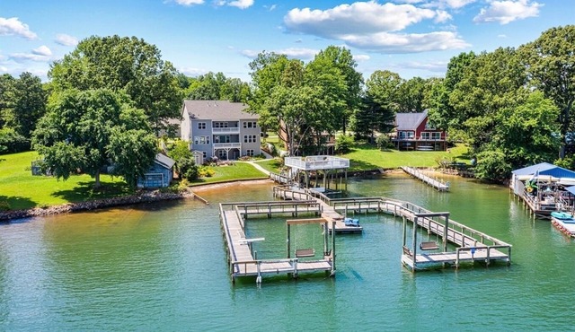 Lake Norman Lakefront Estate — Sleeps 22, Movie Theater, Biggest Dock on the Lake (3,400 sqft), 2 Full Chef's Kitchens, Resort-Style Living