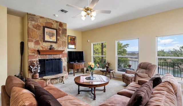 Lake Travis Waterfront Home: Boat Dock, Balcony