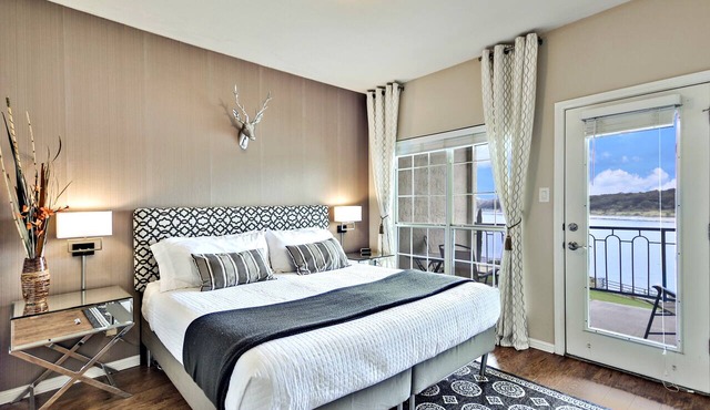 Lake View - Gorgeous Lake Travis Island Condo!