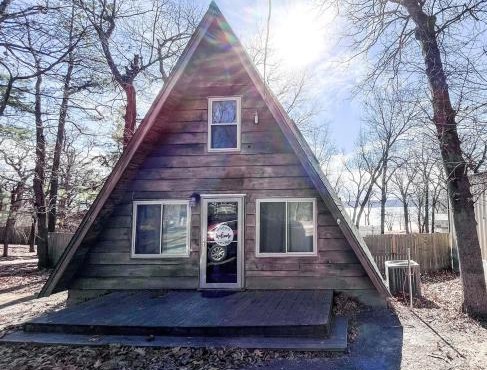 LakeFire Cabin