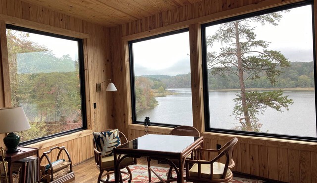 Lakefront Cabin - Elevated Design and Breathtaking Views