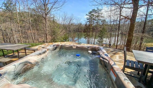 Lakefront~Dock~Hot tub~Firepit~Dog Friendly!
