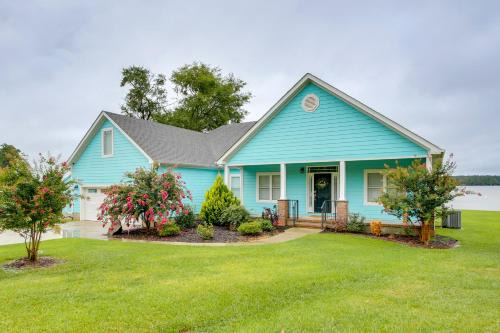 Lakefront Home w/Hot Tub & Dock in Cross Hill!