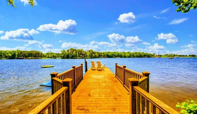 Lakefront Log Cabin at Lake Anna, Dock, Deck