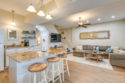 Lakefront Retreat w/Dock, Patio & Grill in Bracey