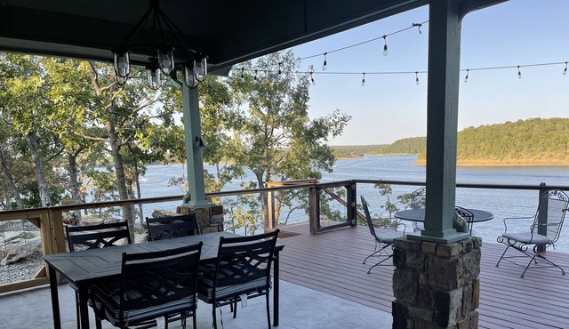 Lakefront! Waterfront! On BLUE water at Lake Eufaula