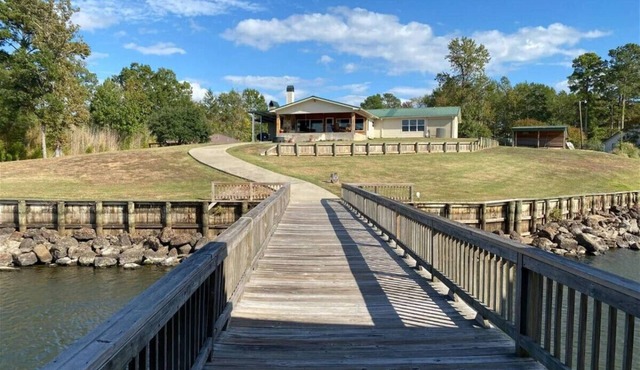 Lakeview Escape .