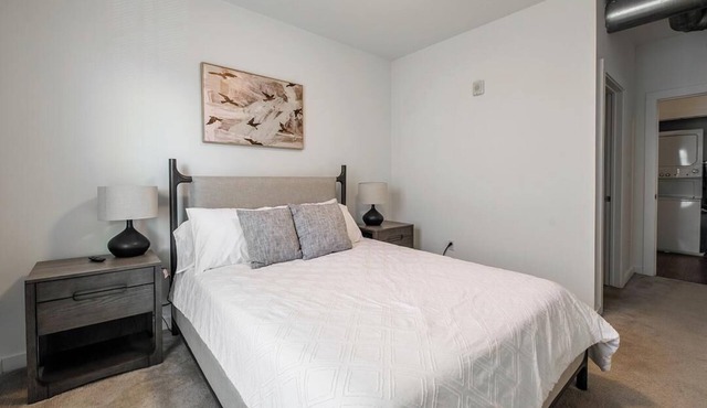 Landing at Vida East - 1 Bedroom in Church Hill