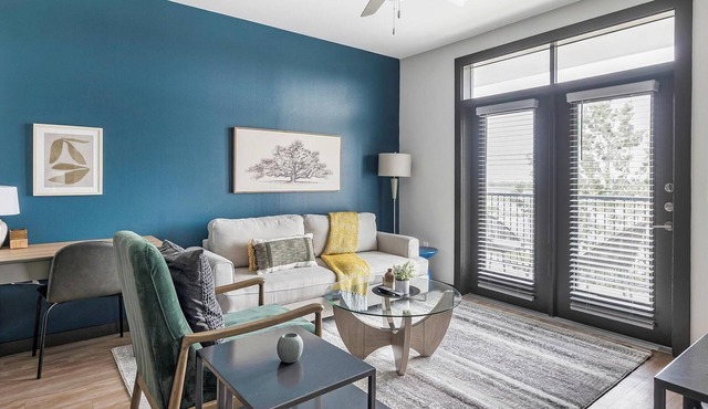 Landing | Beautiful 1BD, Gym, Pool
