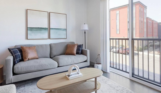 Landing | Beautiful 1BD, Pool, Gym