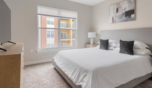 Landing | Beautiful 2BD, Pool, Courtyard