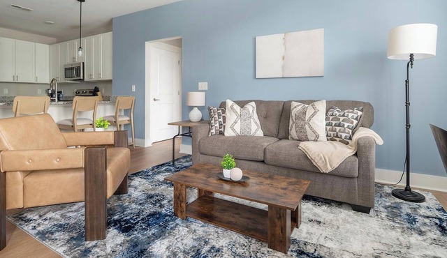 Landing | Beautiful 2BD, Clubhouse, Gym