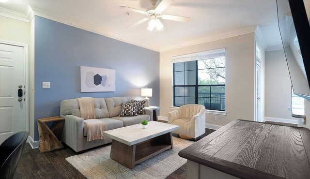 Landing | Beautiful 2BD, Gym