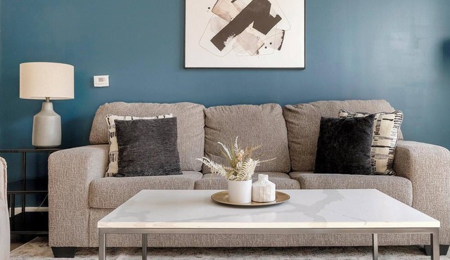 Landing | Beautiful 2BD, Gym, Yoga Studio