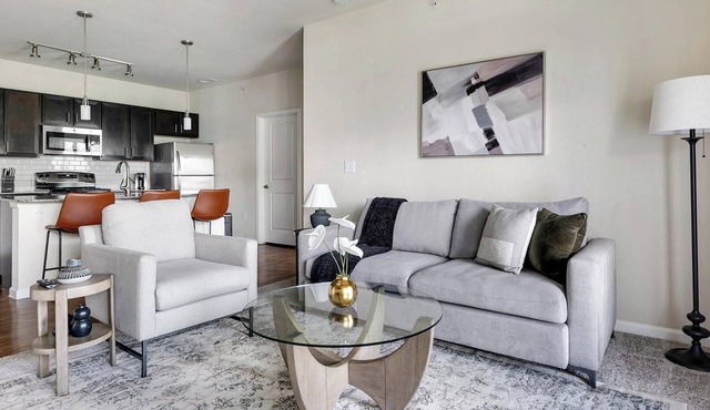 Landing | Beautiful 2BD, Pool, Clubhouse