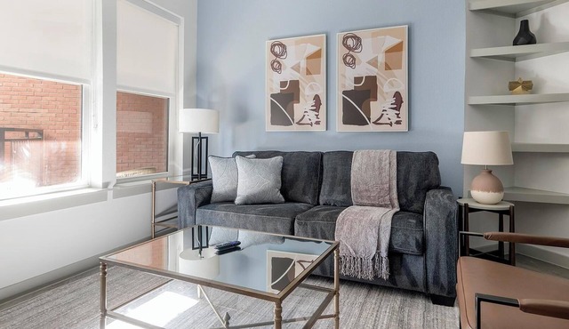 Landing | Beautiful 2BD, Pool, Gym