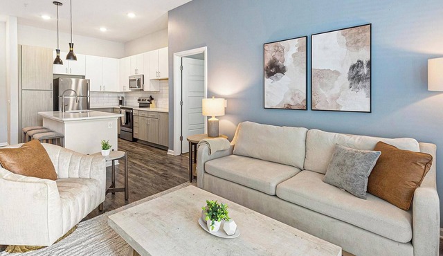 Landing | Beautiful 2BD, Pool, Gym