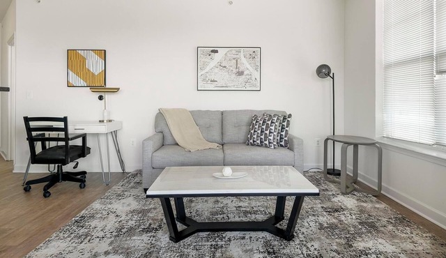 Landing | Beautiful 2BD, Gym, Pool