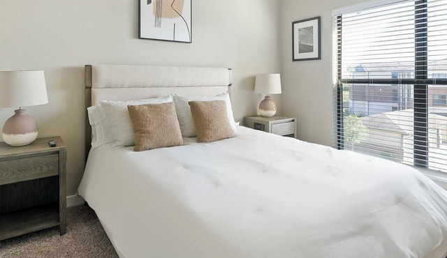 Landing | Chic 1BD, Courtyard, Gym
