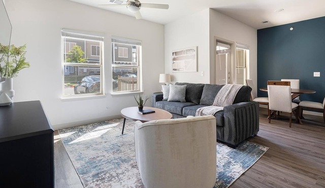 Landing | Chic 1BD, Game Room, Gym