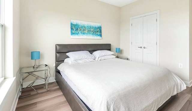 Landing | Chic 1BD, Gym, Courtyard