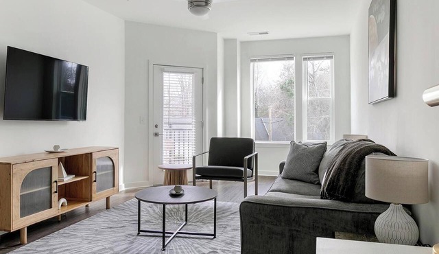 Landing | Chic 1BD, Gym, Clubhouse