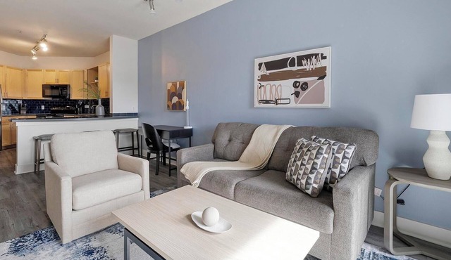 Landing | Chic 1BD, Gym, Courtyard