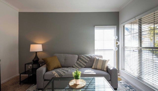 Landing | Chic 1BD, Gym, Pool