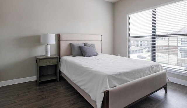 Landing | Chic 1BD, Pool, Courtyard