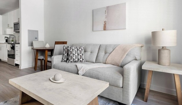 Landing | Chic 1BD, Pool, Gym