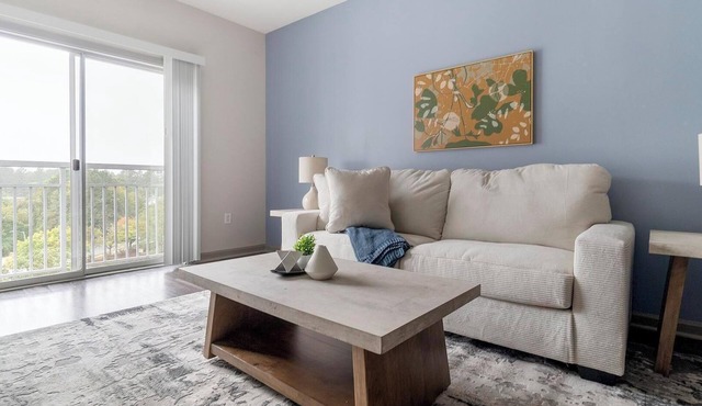 Landing | Chic 1BD, Yoga Studio, Rooftop Lounge