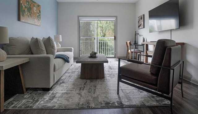 Landing | Chic 1BD, Yoga Studio, Rooftop Lounge