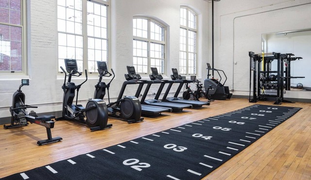 Landing | Chic 2BD, Gym, Yoga Studio