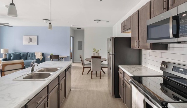 Landing | Chic 2BD, Pool, Clubhouse