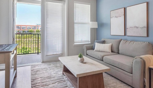 Landing | Chic 2BD, Yoga Studio, Gym