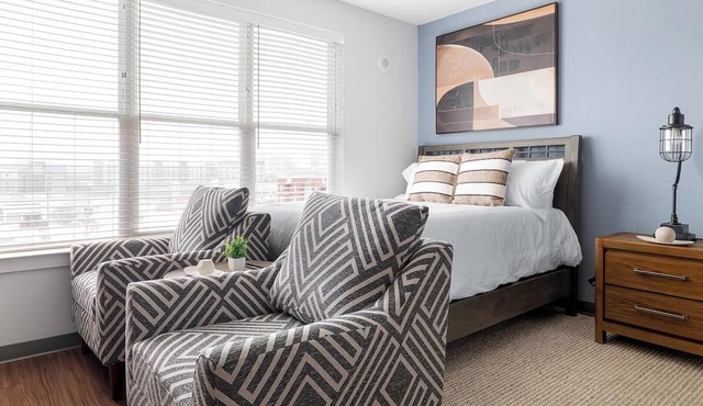 Landing | Chic Studio, Yoga Studio, Pool