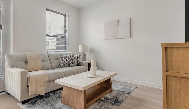 Landing | Incredible 1BD, Gym, Pool