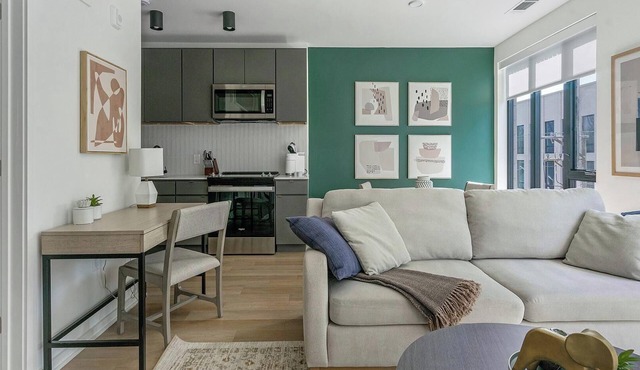 Landing | Incredible 1BD, Pool, Gym