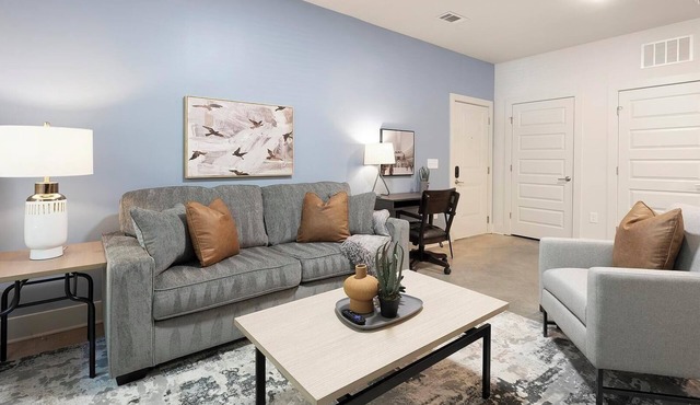 Landing | Incredible 2BD, Clubhouse, Pool