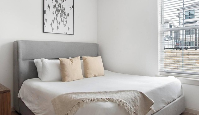 Landing | Incredible 1BD, Gym, Clubhouse
