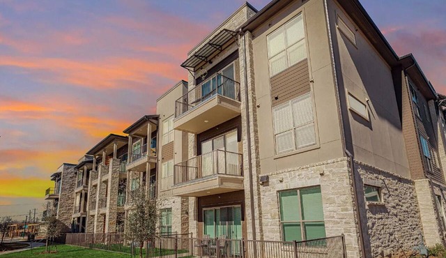 Landing | Modern 1BD, Clubhouse, Gym
